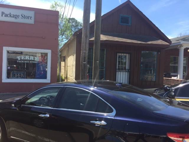 105 Cunningham Ave - Photo 1
