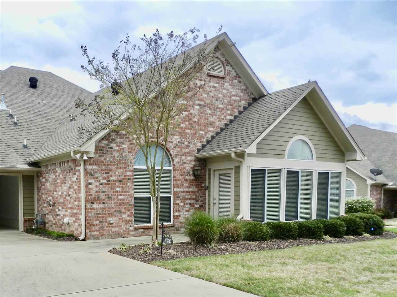 230 Sweetwater Dr - Photo 1