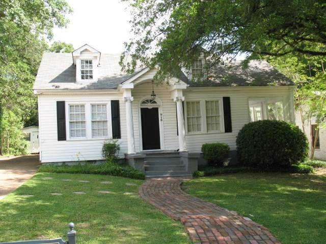 916 Manship St - Photo 1