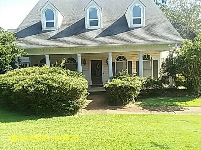208 Monterey Dr - Photo 1