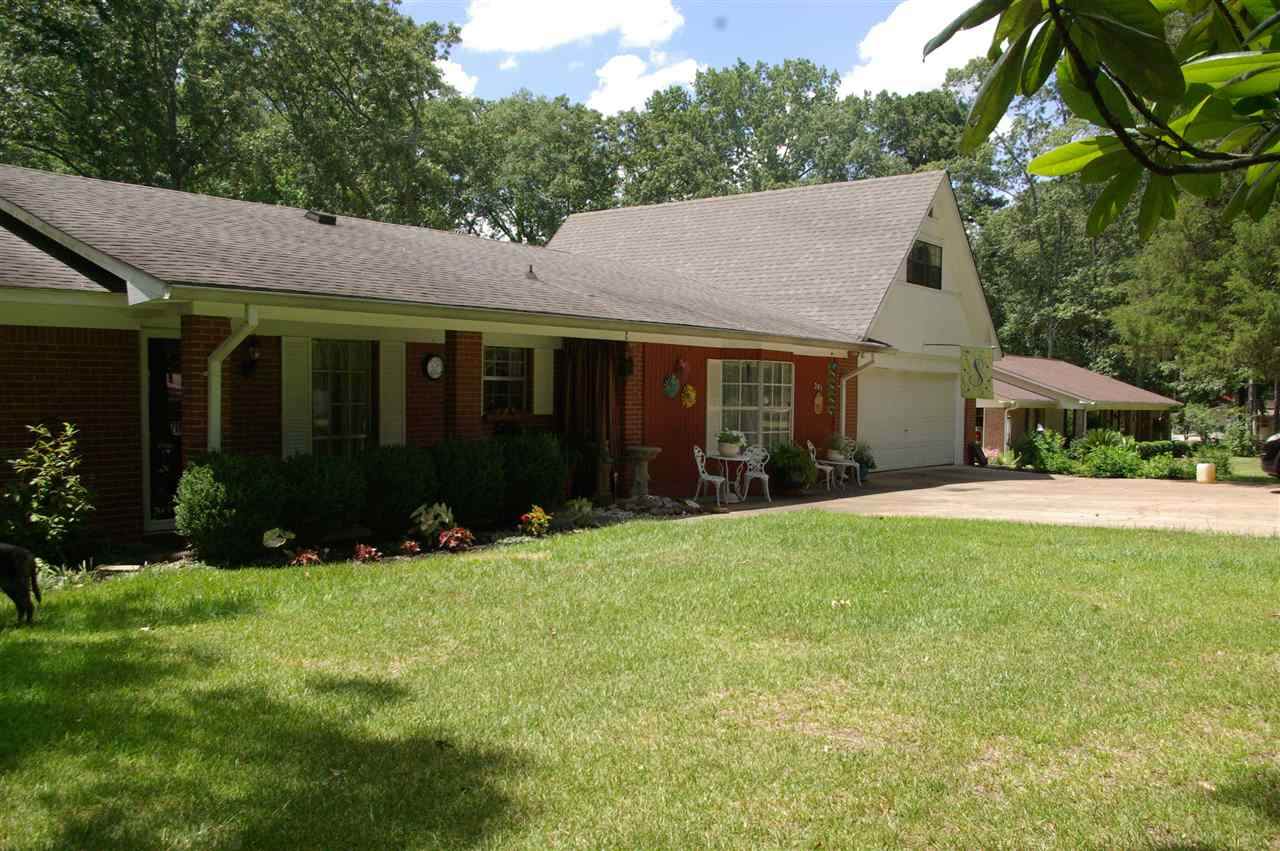 201 Ludlow Rd - Photo 1