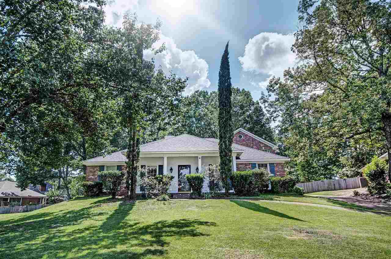 570 Hickory Pl - Photo 1