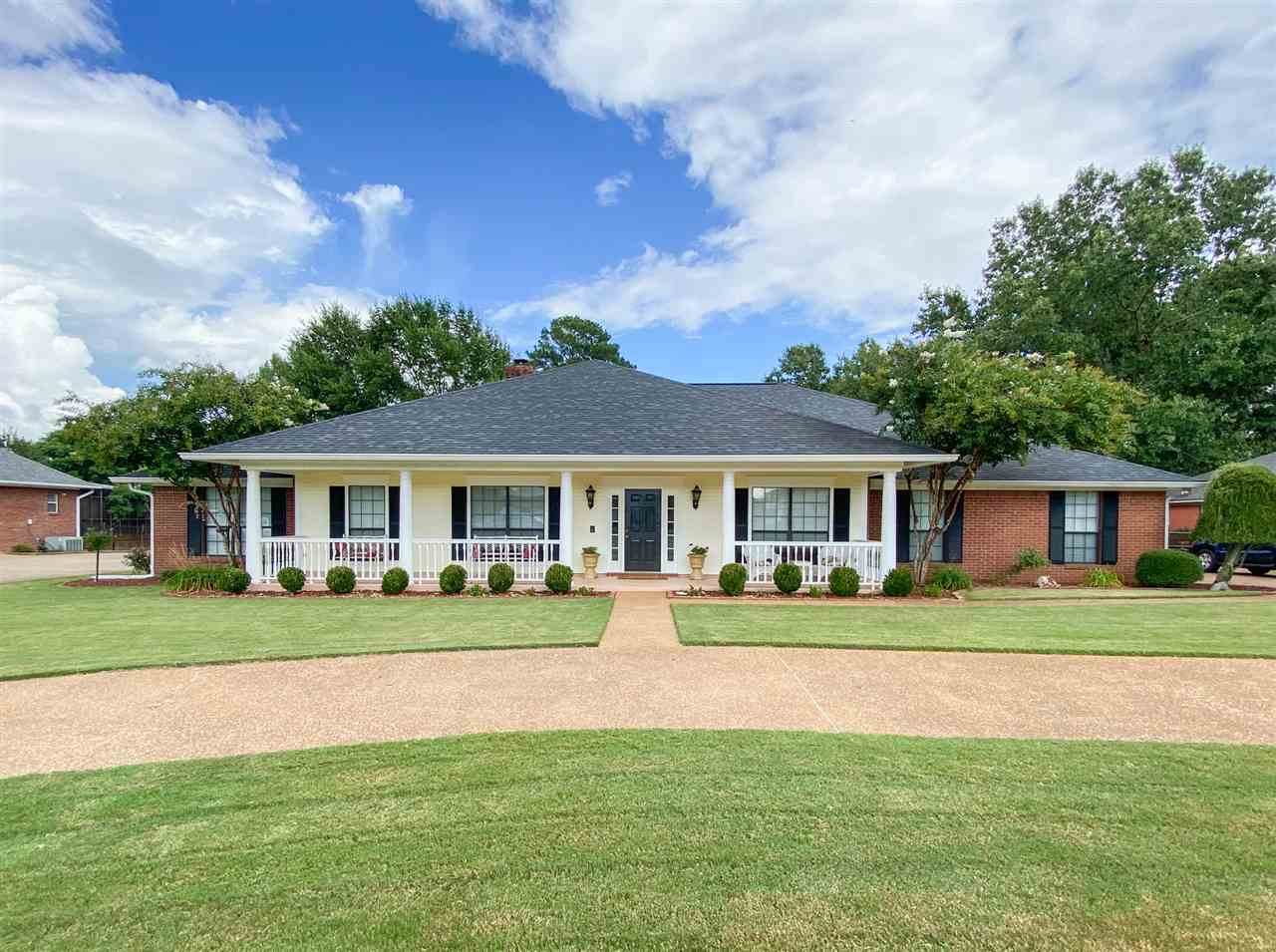 204 Deerfield Club Dr - Photo 1