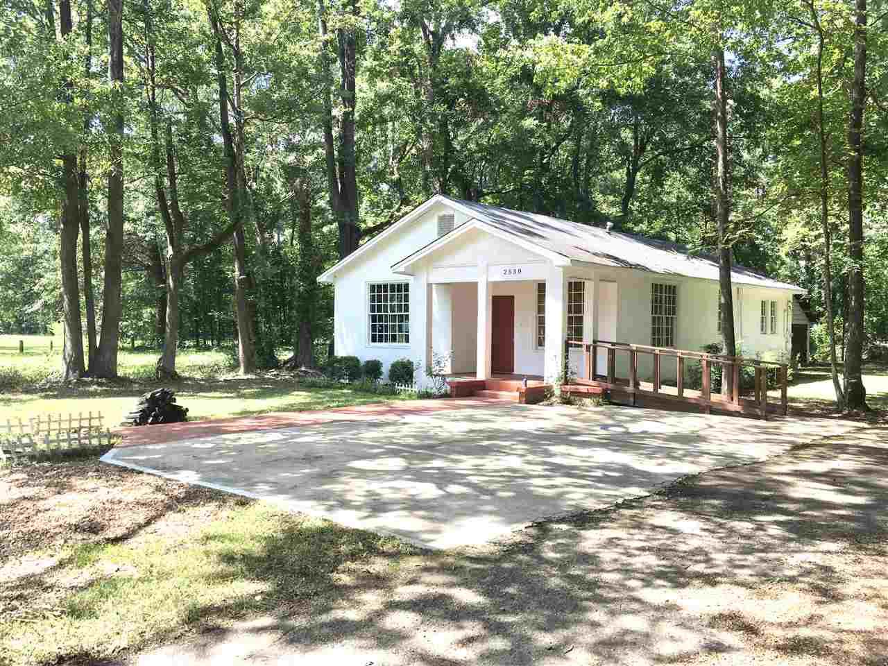 2530 Old Brandon Rd - Photo 1