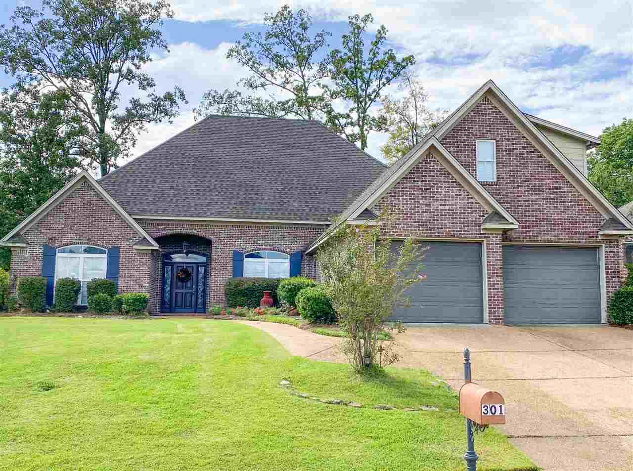 301 Glen Meadow - Photo 1