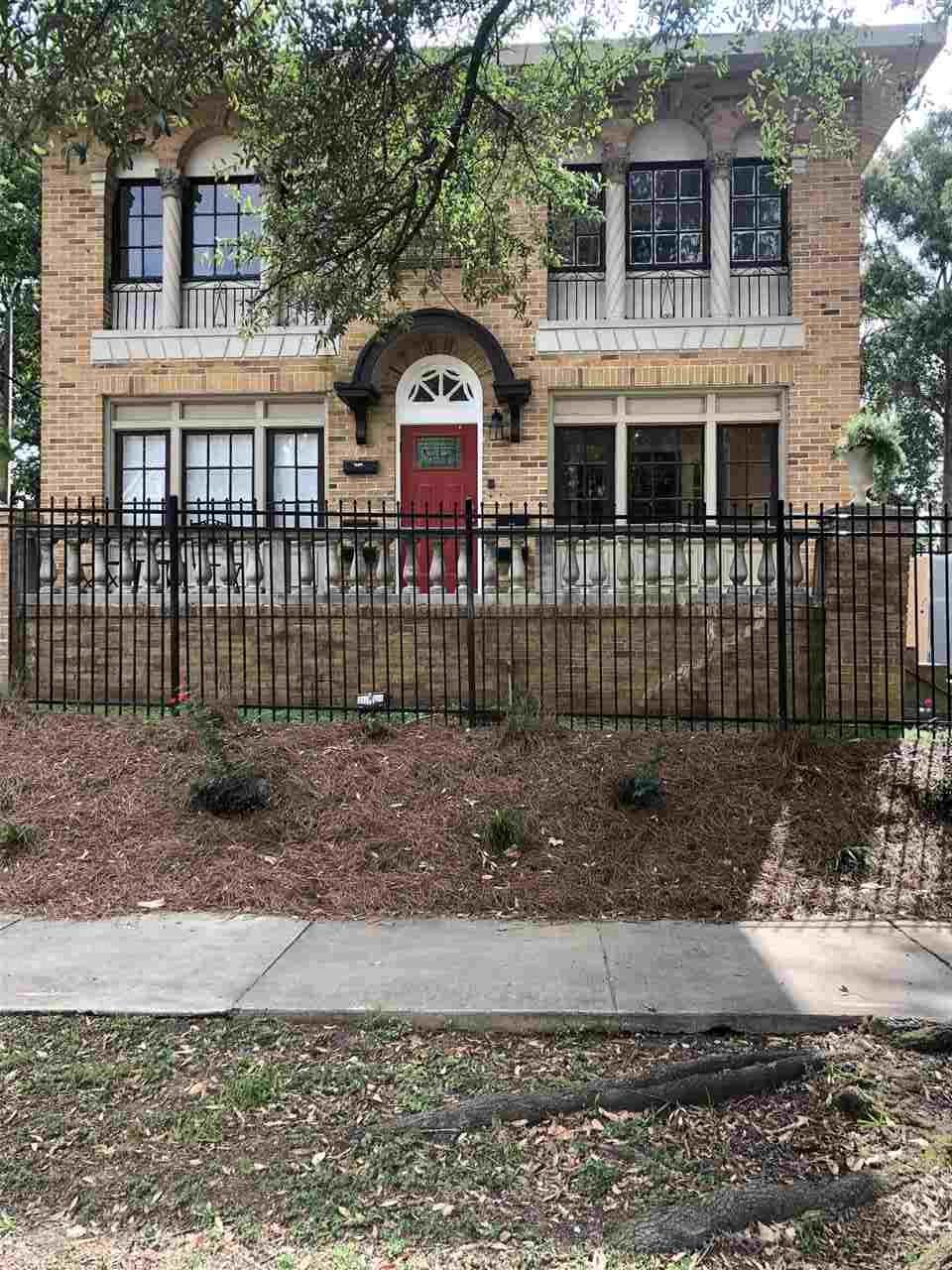 814 Congress St - Photo 1