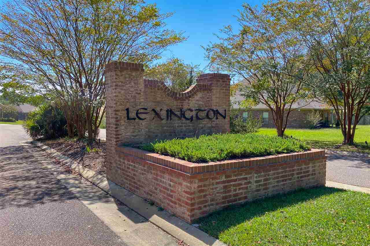 725 Lexington Dr - Photo 1