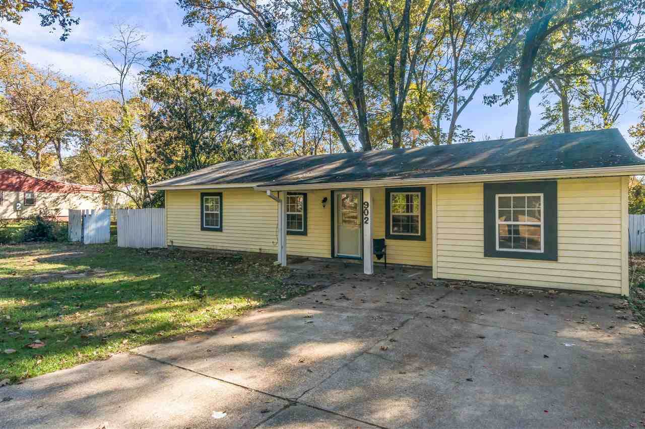 902 Leake St - Photo 1