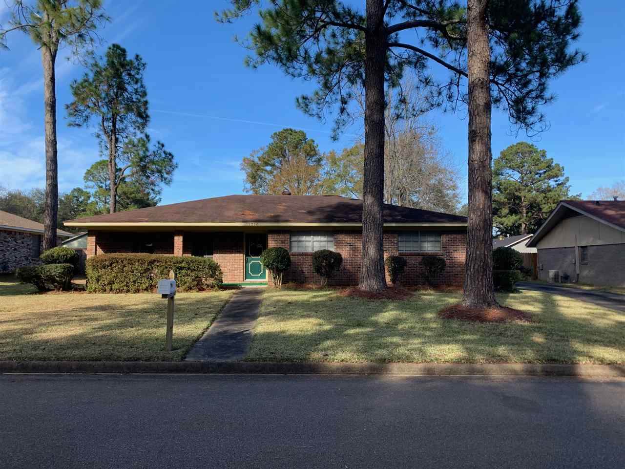 1570 Vernon Cir - Photo 1