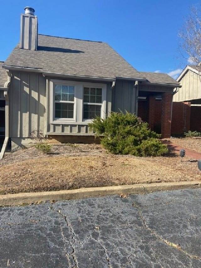 207 River Oaks Blvd - Photo 1