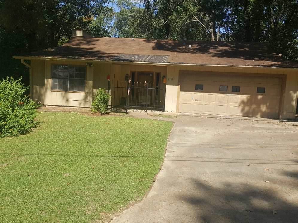 1713 Robinhood Dr - Photo 1