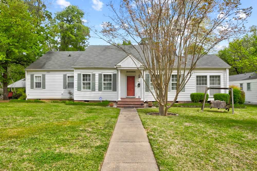 620 Eagle Ave - Photo 1