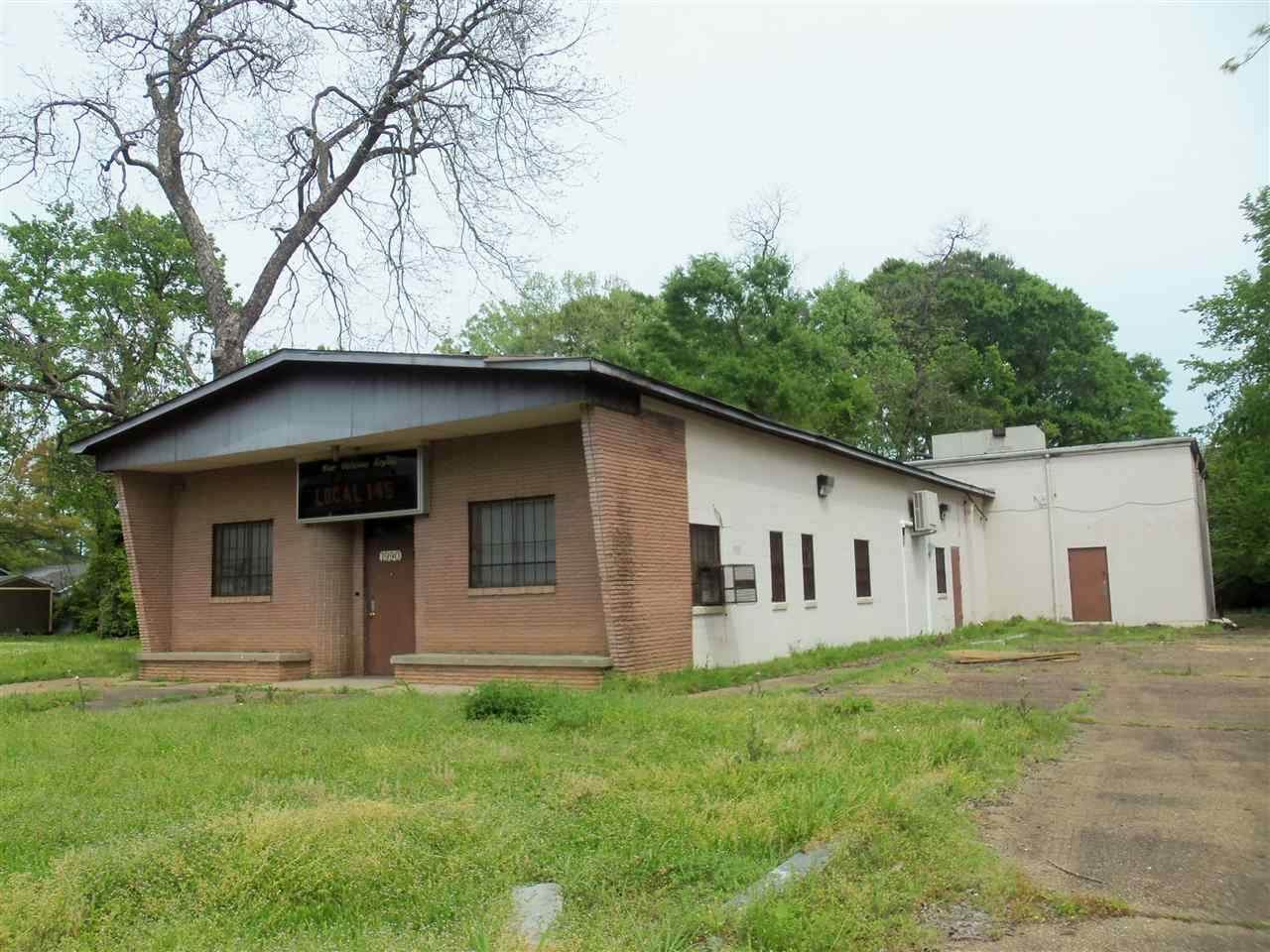 1990 Pleasant Ave - Photo 1