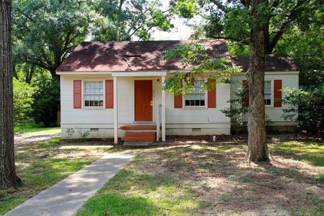631 Woodbury - Photo 1
