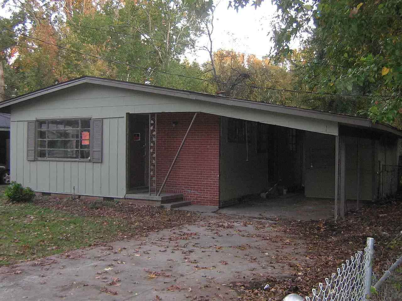 887 Crawford St - Photo 1