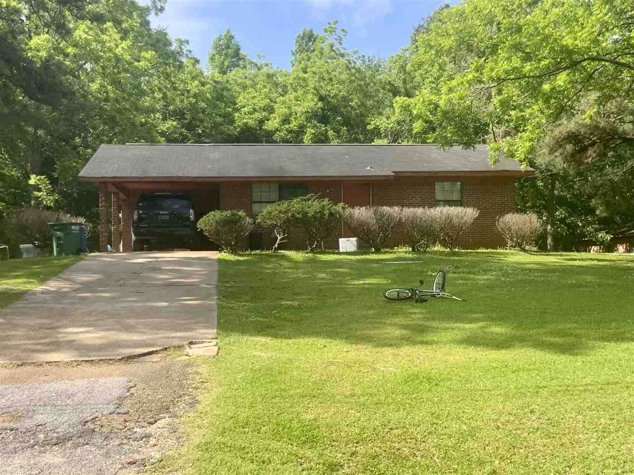 411 Heritage Street - Photo 1