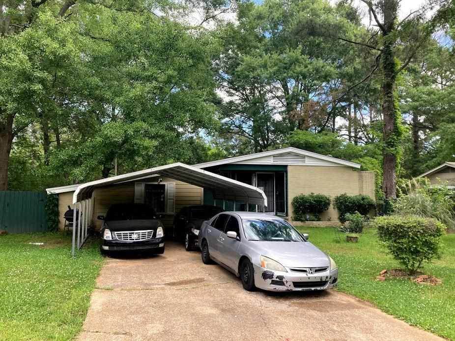 1662 Dianne Dr - Photo 1