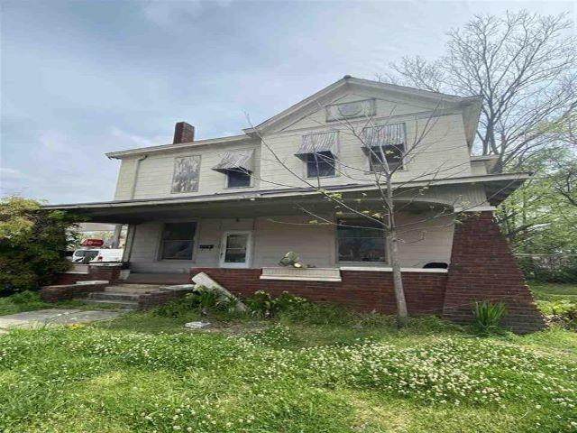 526 Washington St - Photo 1