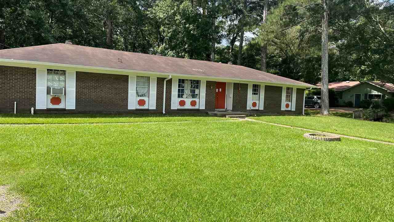 209 7TH AVE - Photo 1