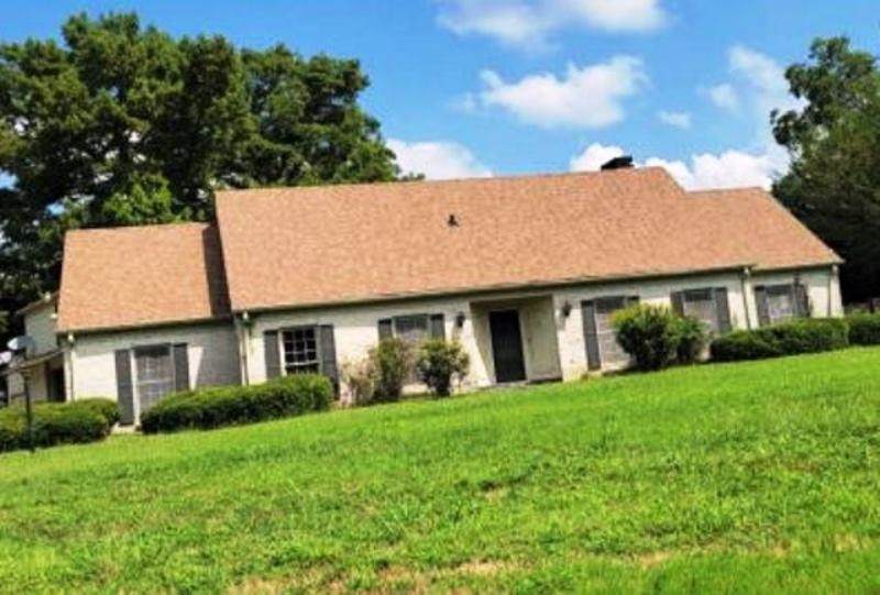 484 Idlewild Rd - Photo 1