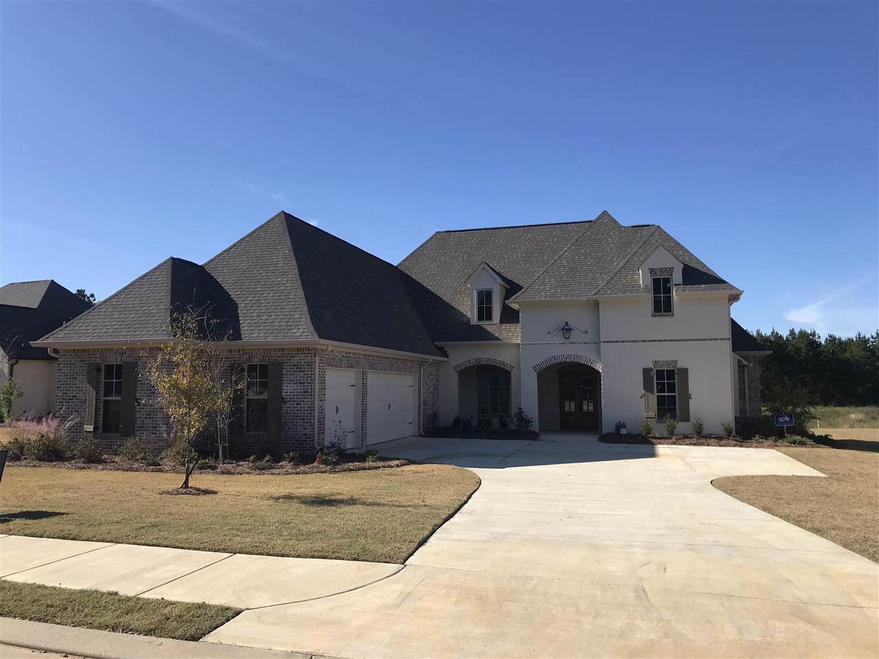 215 South Woodcreek Rd - Photo 1