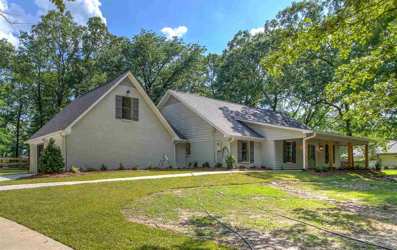 111 Meadowview Dr - Photo 1