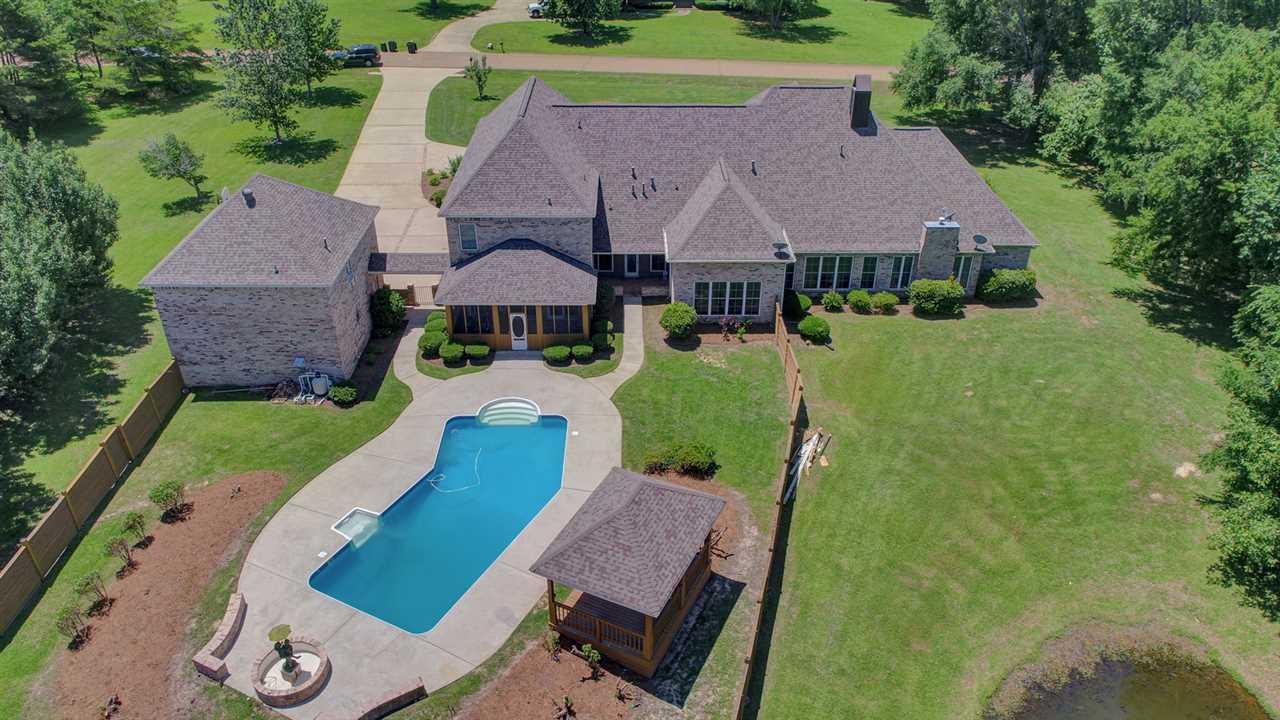 702 Tanglewood Dr - Photo 1