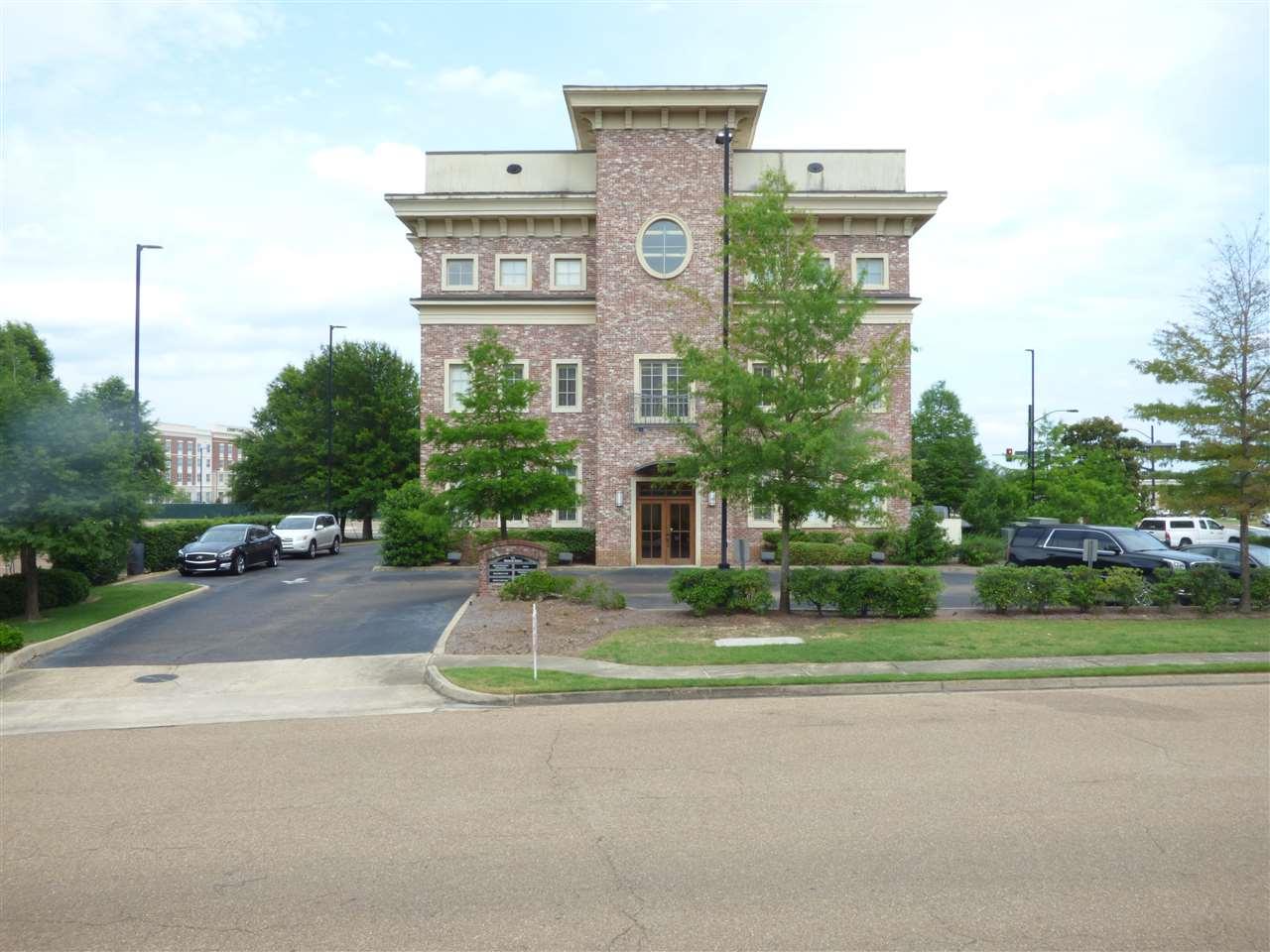 101 Webster Cir - Photo 1
