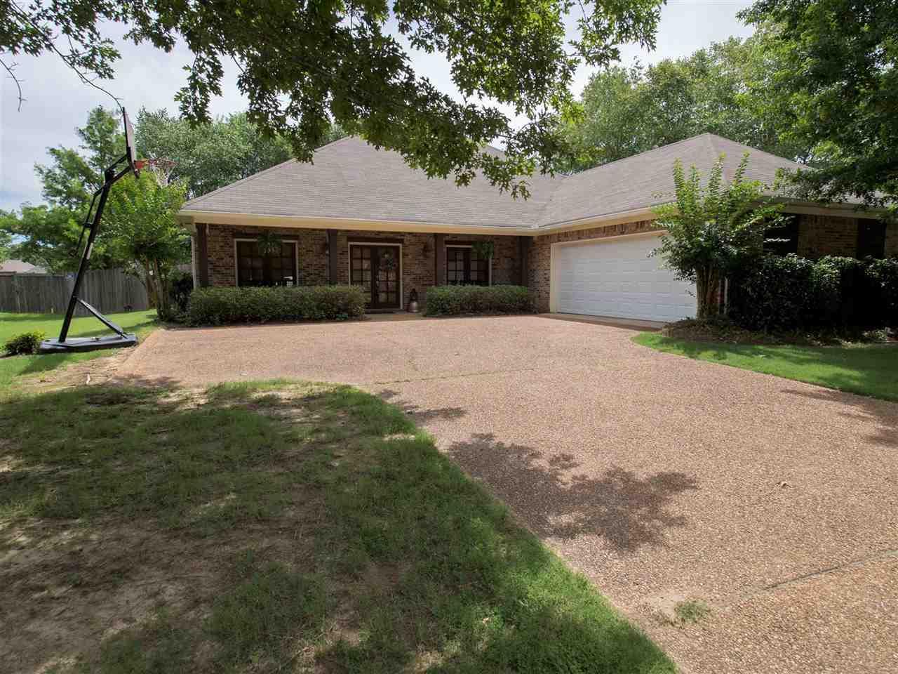 130 Middlefield Dr - Photo 1