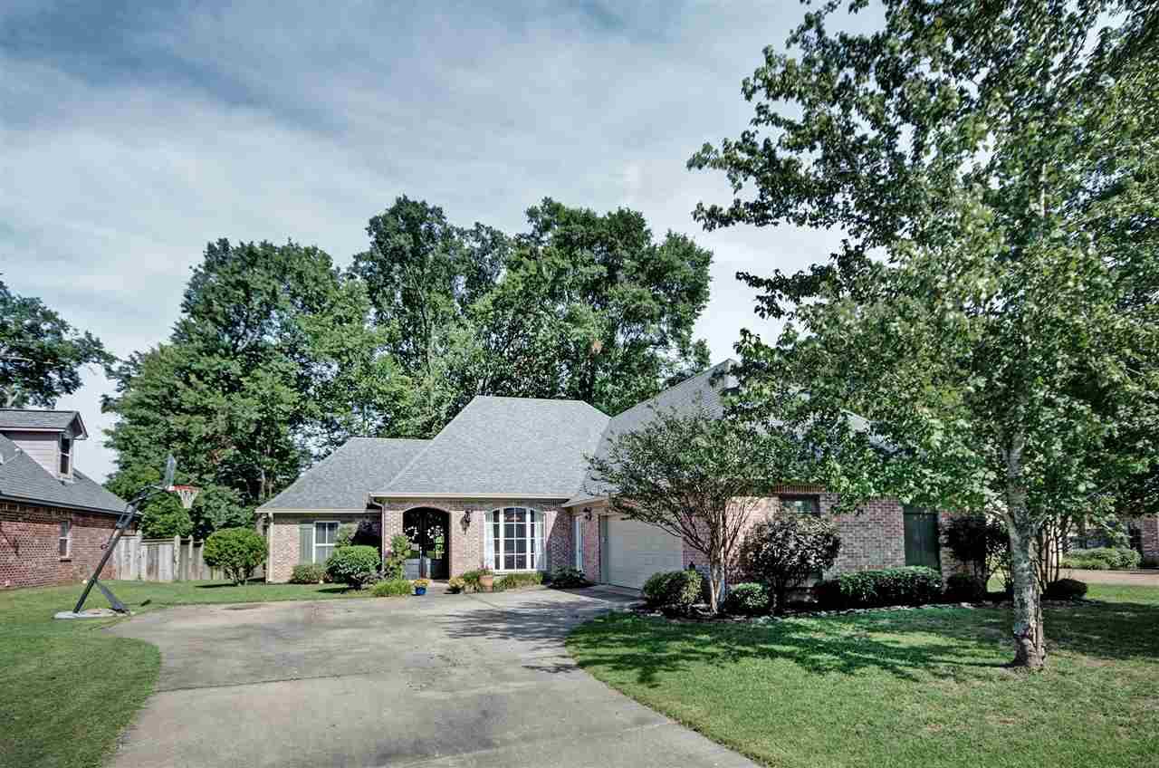 120 Fairchild Cv - Photo 1