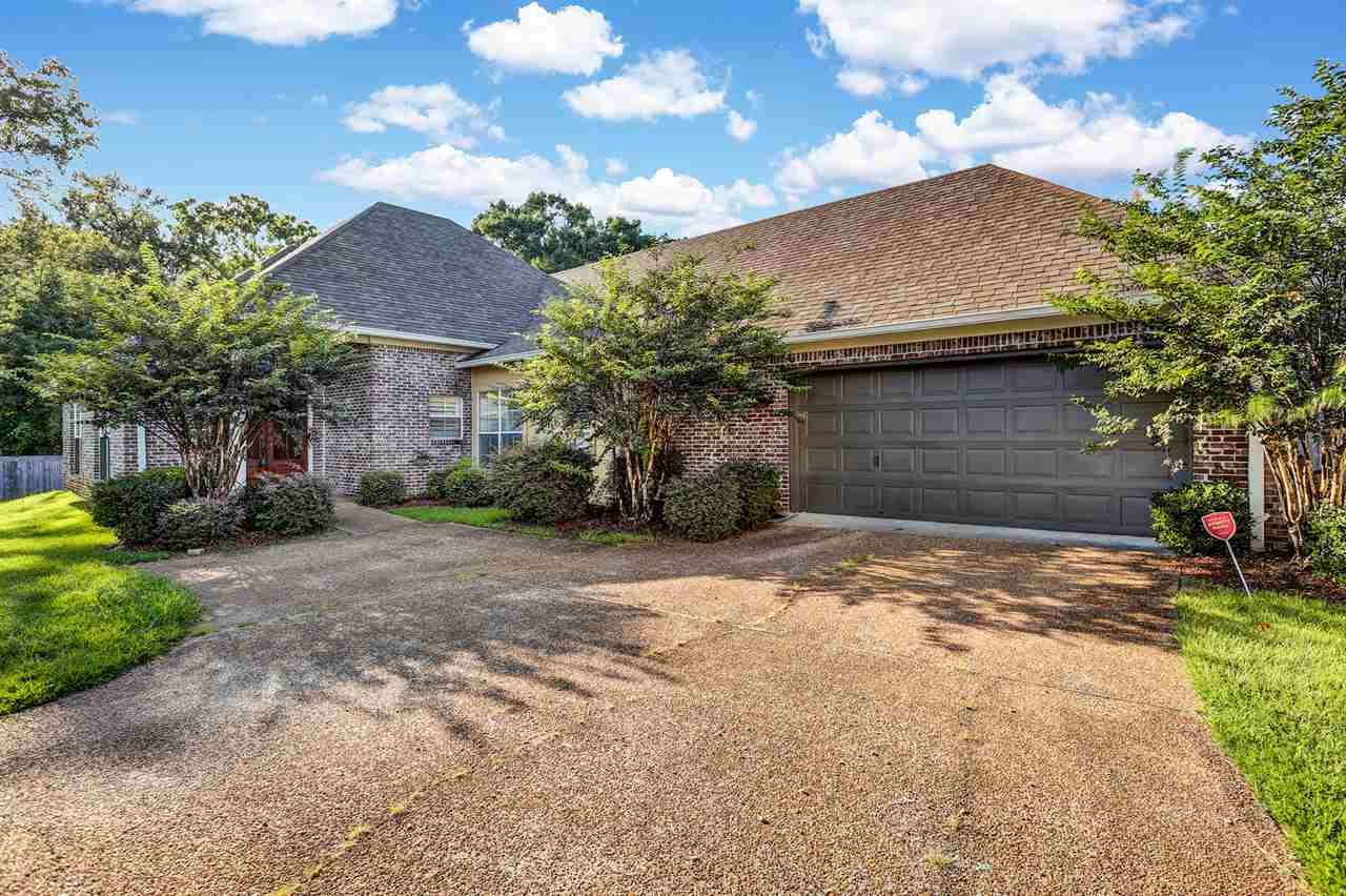 208 Rampart St - Photo 1