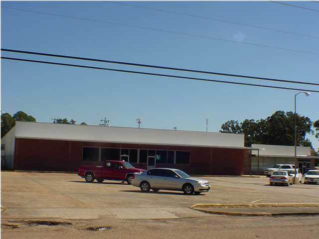 501 Main Ave - Photo 1