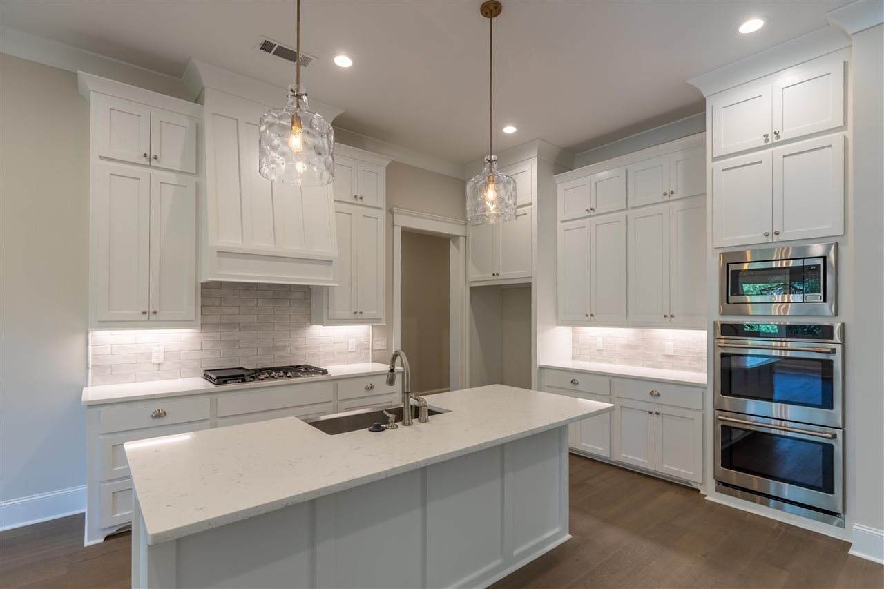 141 Selby Dr - Photo 1
