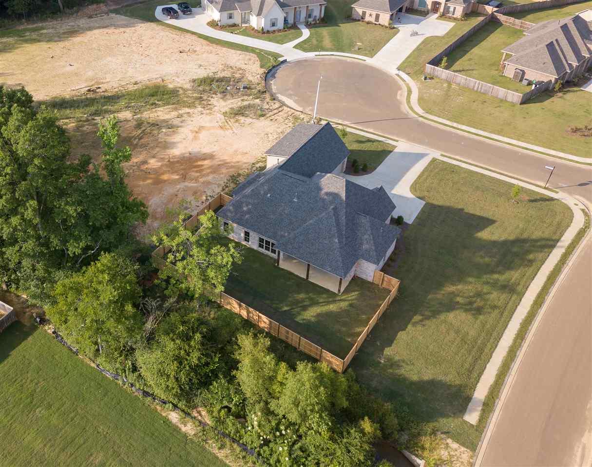 1101 Cherry Ln - Photo 1