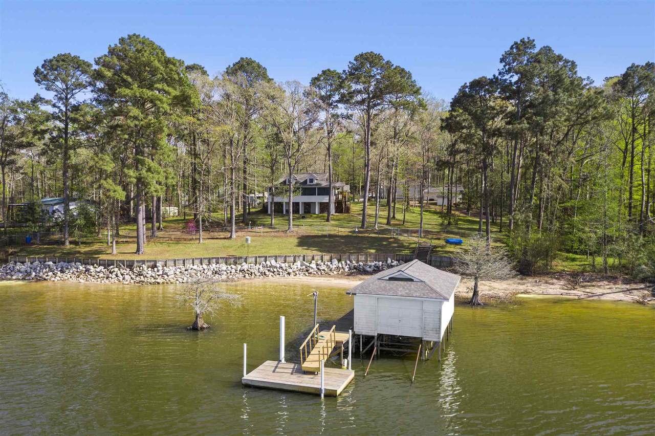 211 Laguna Court - Photo 1