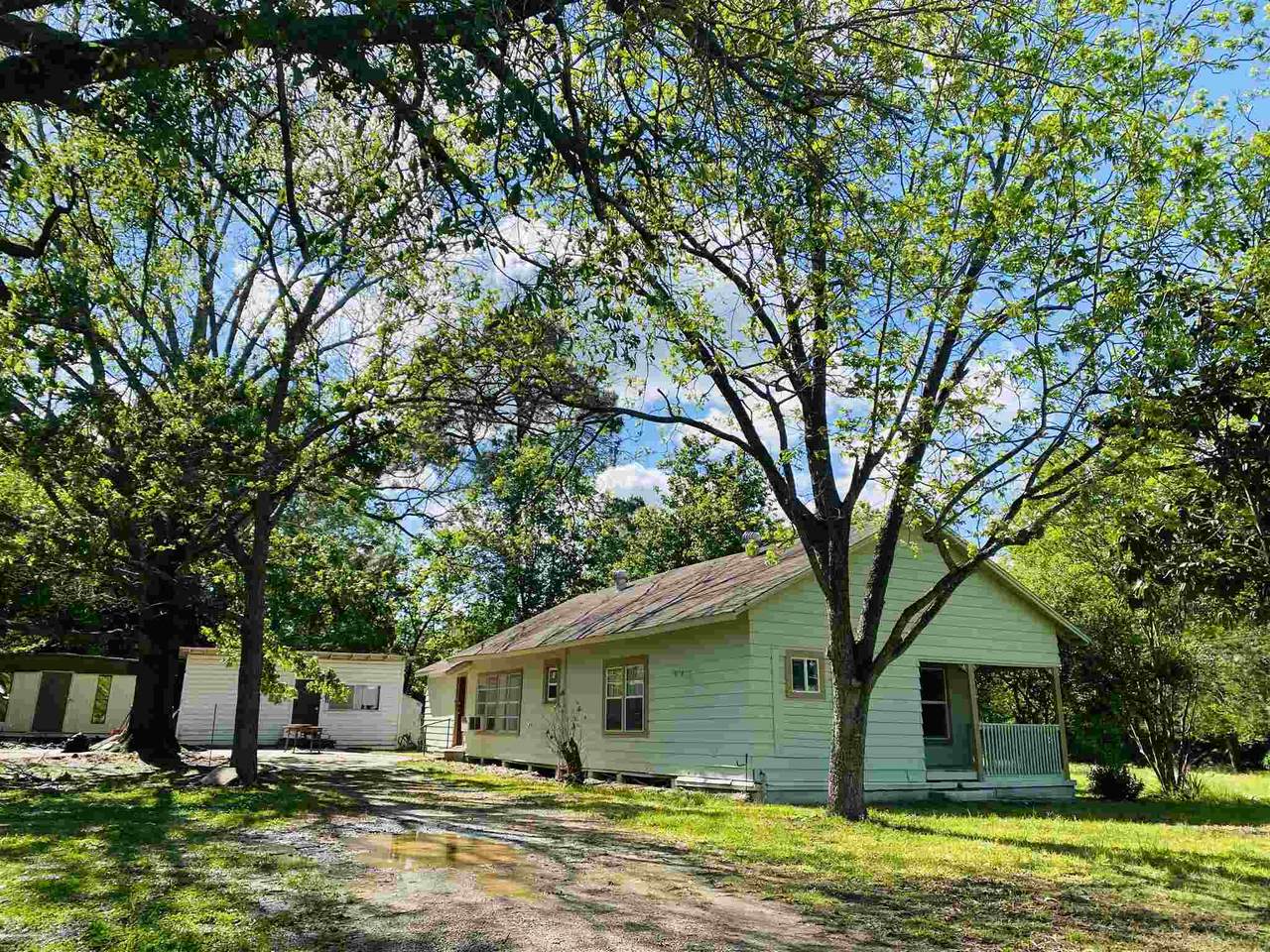 242 Coulter St - Photo 1
