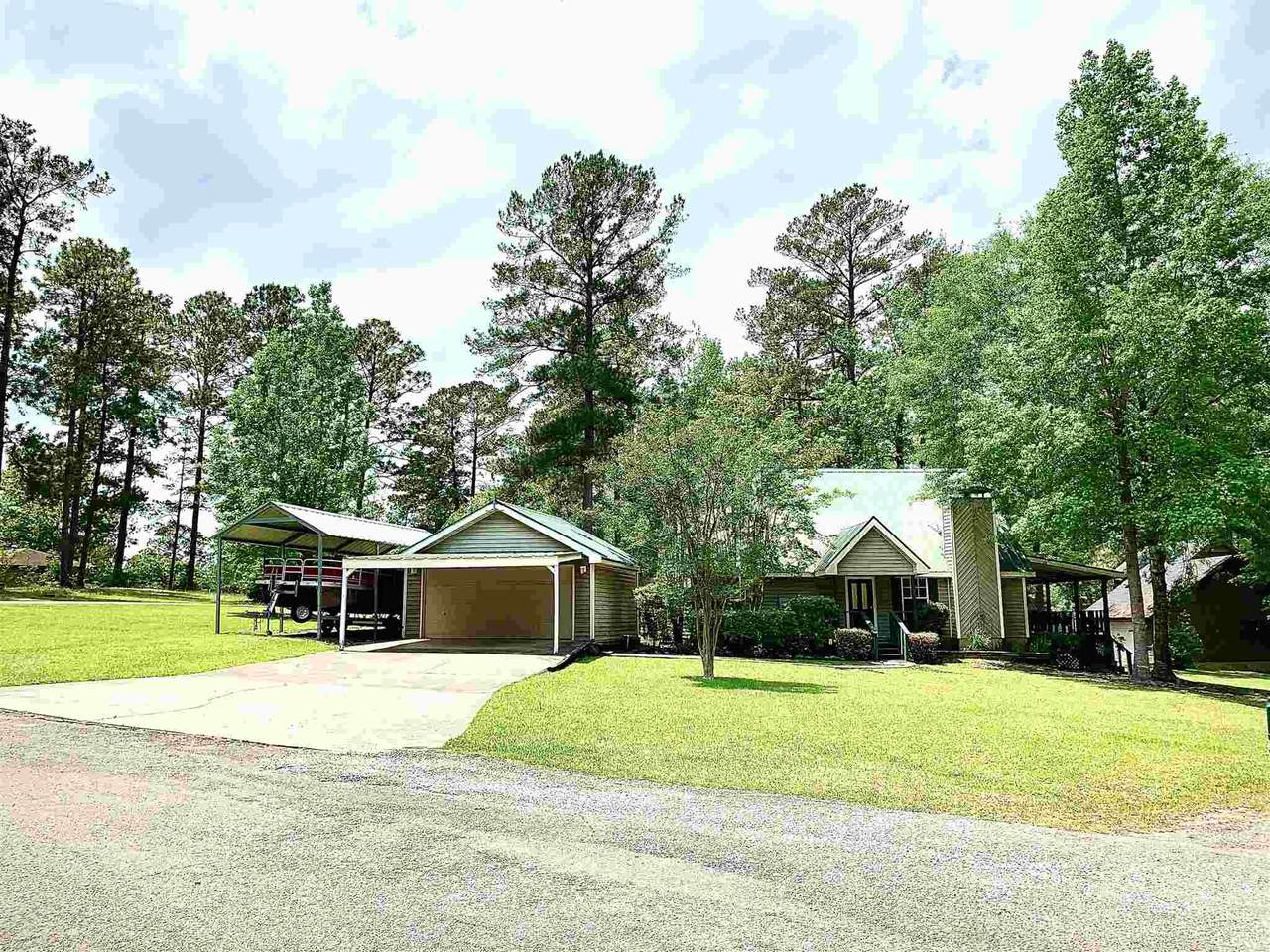 111 Red Oak - Photo 1