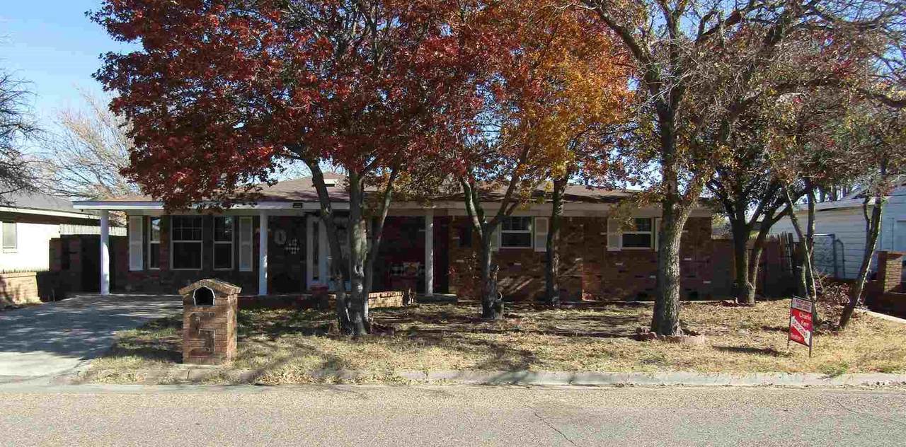 404 Ave E - Photo 1