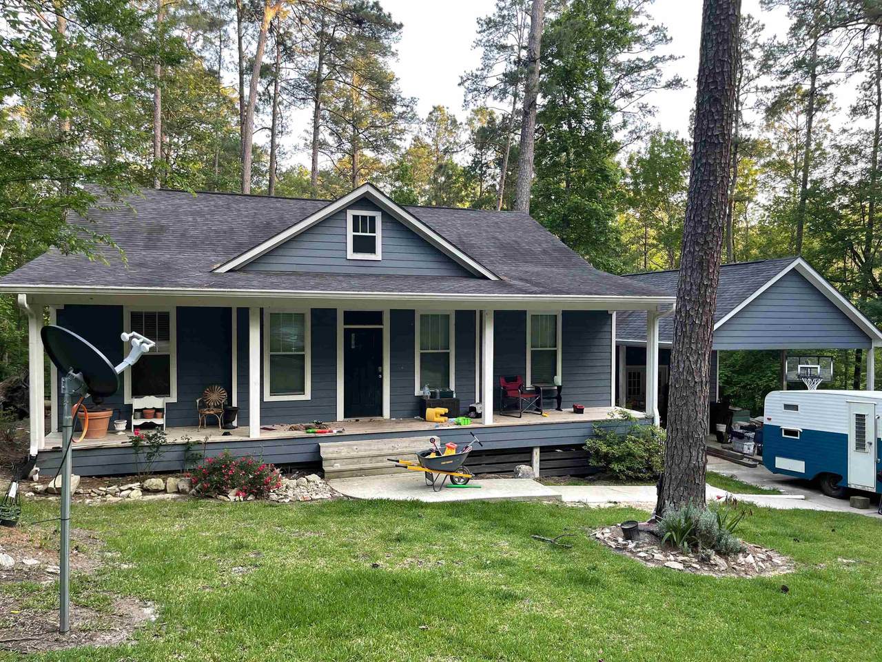 215 Ashridge - Photo 1
