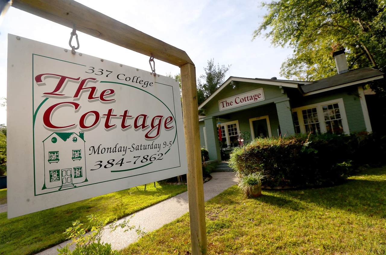 337-The Cottage College - Photo 1