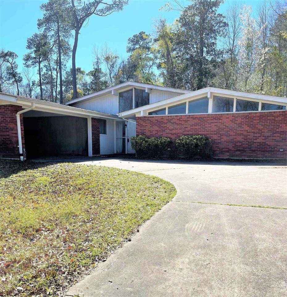 205 Crestwood - Photo 1