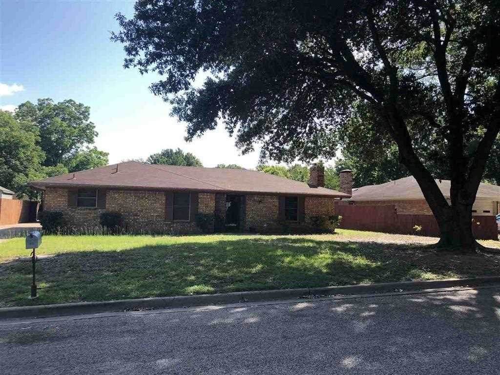 1010 Briarwood - Photo 1