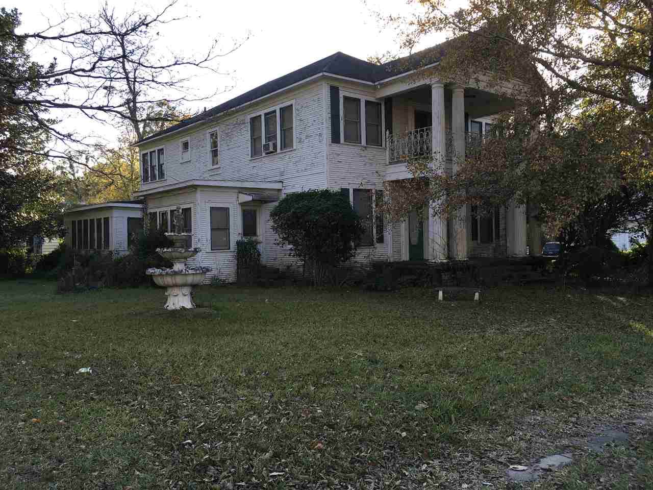 305 Main St - Photo 1