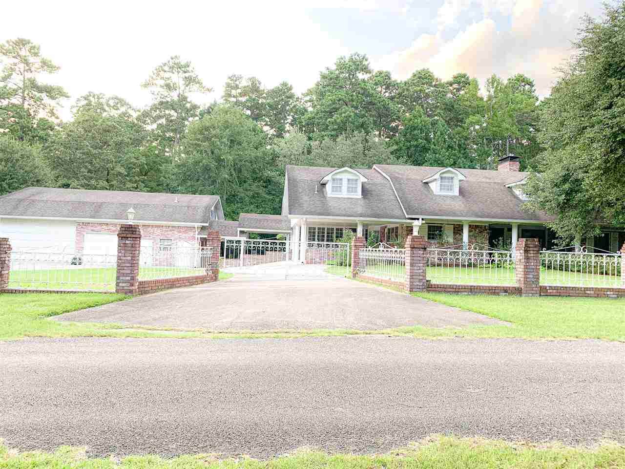110 Forest Drive - Photo 1