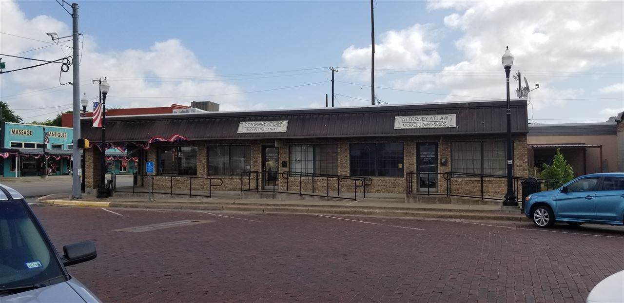 102 Ellis - Photo 1