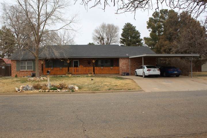 702 W. Grant - Photo 1
