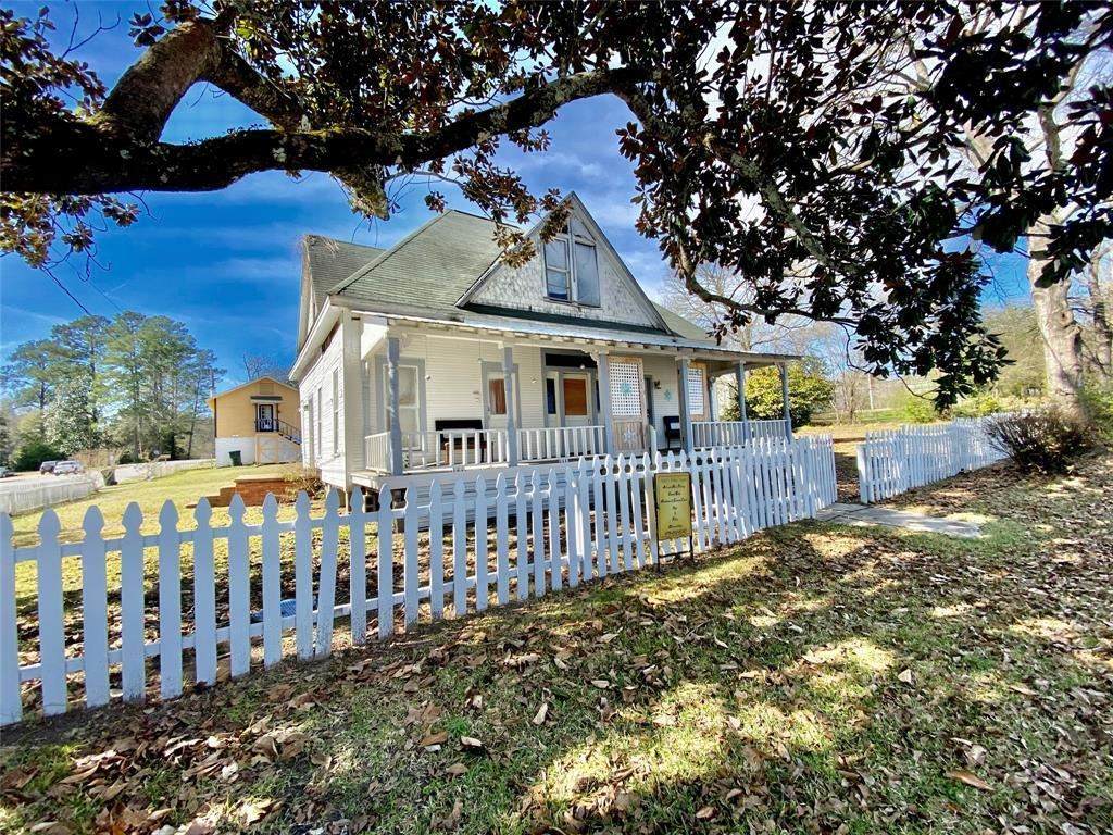 114 Village Street - Photo 1