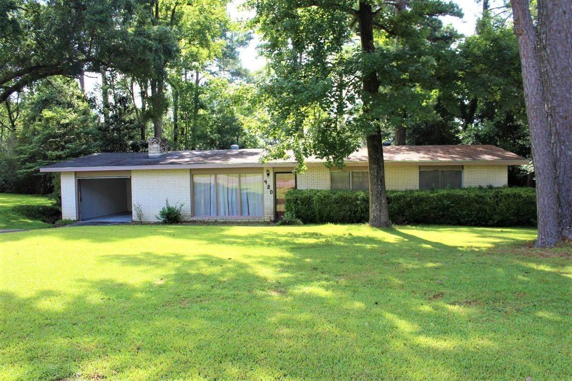 920 Peachtree - Photo 1