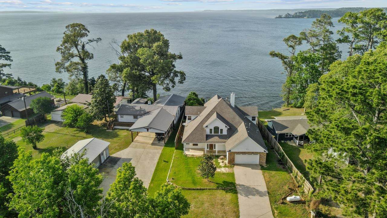 205 Confederate Dr - Photo 1