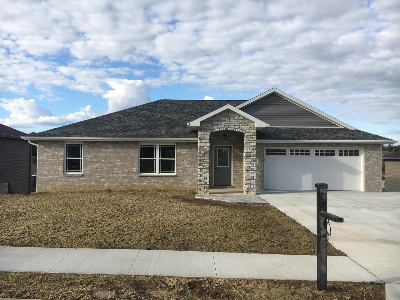 4026 Westminister Drive - Photo 1